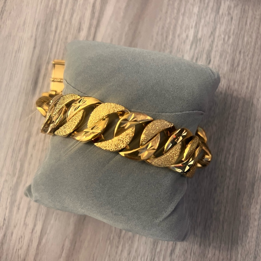 Gold Chain Bracelet 18k Gold Plated! Regular Wearable! Great quality